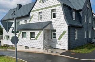 Doppelhaushälfte kaufen in 98724 Neuhaus am Rennweg, Neuhaus am Rennweg - Doppelhaushälfte mit drei Garagen und großem Garten