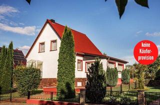 Einfamilienhaus kaufen in 17094 Burg Stargard, HORN IMMOBILIEN++ Burg Stargard, Einfamilienhaus mit Garage und geschlossener Veranda, Randlage