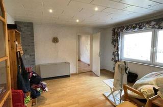 Haus kaufen in 67819 Kriegsfeld, EUPORA® Immobilien: Wohnhaus mit Garten und Hof in Kriegsfeld.