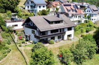 Haus kaufen in 69259 Wilhelmsfeld, Dreifamilienhaus mit freistehender Hauptwohnung zur Eigennutzung und zwei vermieteten Nebenwohnungen