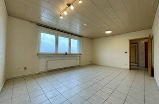 Wohnung kaufen in 58730 Fröndenberg, Fröndenberg-Mitte: Das Sauerland im Blick - Eigentumswohnung mit Einbauküche, Loggia und Stellplatz!