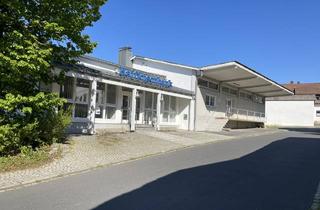Haus kaufen in 95695 Mähring, Ehemaliges Bankgebäude mit Lagerhalle - leicht umzubauen zu Wohnraum