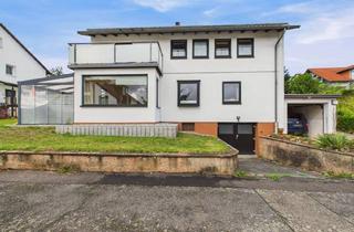 Haus kaufen in 36251 Bad Hersfeld, Zentral am Klinikum gelegenes 2 Familienhaus mit zwei Garagen und großem Grundstück