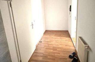 Wohnung mieten in Rudolstädter Str. 18, 07768 Kahla, Kahla - Großzügige Wohnung mit Gestaltungspotenzial - Ihre Chance zur Mitgestaltung!