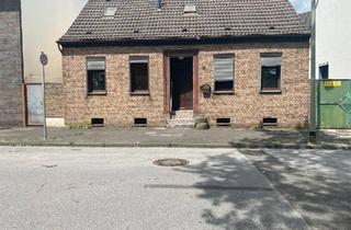 Einfamilienhaus kaufen in 47138 Duisburg, Duisburg - Haus in Duisburg Sanierungsbedürftig