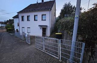 Einfamilienhaus kaufen in 66538 Neunkirchen, Neunkirchen - Haus Wohnhaus mit Garten in der Bauernstraße Schiffweiler
