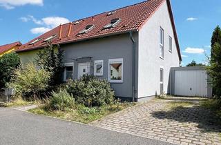Doppelhaushälfte kaufen in 01723 Wilsdruff, Wilsdruff - Familientraum! Sanierte Doppelhaushälfte mit Einbauküche, eigenem Garten und Garage in Traumlage.