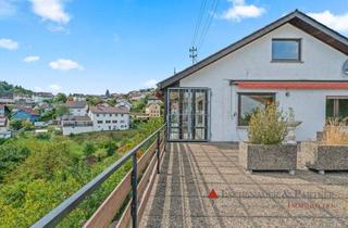 Haus kaufen in 69259 Wilhelmsfeld, Großes Ein- Zweifamilienhaus mit traumhafter Terrasse und Aussicht in Wilhelmsfeld!