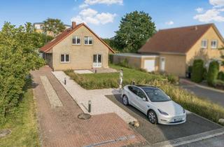Einfamilienhaus kaufen in 24145 Kiel, Energiesparend wohnen: helles und modernes, freistehendes Einfamilienhaus in familiärer Lage