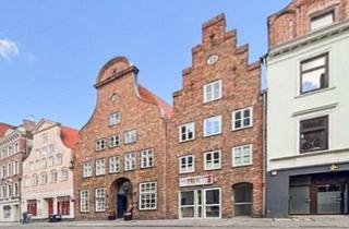 Wohnung kaufen in 23552 Lübeck, Denkmalschutz: Schmuckstück im Herzen von Lübeck - 2-Zimmer-Eigentumswohnung auf der Altstadtinsel