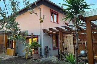 Einfamilienhaus kaufen in 77933 Lahr/Schwarzwald, Lahr/Schwarzwald - Charmantes Einfamilienhaus mit Hof und Doppel-Carport in zentraler Lage von Lahr
