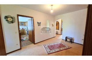 Wohnung kaufen in 76532 Baden-Baden, Baden-Baden - Helle und geräumige 3-Zimmer Wohnung mit Lift, Balkon, Carport