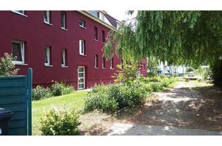 Wohnung kaufen in 14542 Werder (Havel), Werder (Havel) - Verkauf von Privat: vermietete 2,5-Zi.- DG-Wg, Garage, Stellplatz