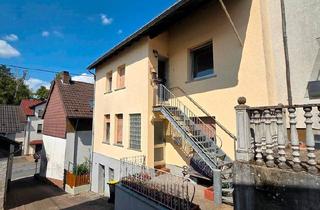 Haus kaufen in 66773 Schwalbach, Schwalbach - Haus mit 2 seperaten Wohnungen