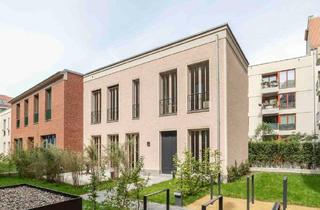 Wohnung kaufen in 14467 Potsdam, Potsdam - Wohnen am Alten Markt - Exklusive Remise im Herzen Potsdams