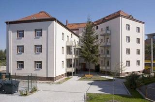 Wohnung mieten in Hubertusstraße 28c, 01129 Dresden, Praktische 3-Zimmer-Wohnung mit Einbauküche zur Übernahme.