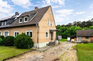 Doppelhaushälfte kaufen in 53721 Siegburg, Sanierungsbedürftige Doppelhaushälfte mit viel Potenzial in Siegburg Stallberg!