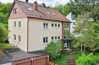 Haus kaufen in 70771 Leinfelden-Echterdingen, Leinfelden-Echterdingen - Dreifamilienhaus am Feldrand in Bestlage von Oberaichen!