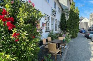 Einfamilienhaus kaufen in 24837 Schleswig, Schleswig - HAUS MIT GEWERBEFLÄCHE UND WOHNUNG