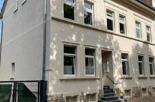 Haus kaufen in 38364 Schöningen, Schöningen - Dreifamilienhaus mit großer Wohnung.
