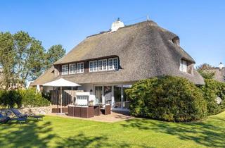 Haus kaufen in 25980 Sylt, Sylt - Sylt Keitum am Benen-Diken-Hof Traum DH mit großem Garten
