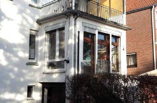 Haus kaufen in 32257 Bünde, Bünde - Zum Verkauf bieten wir an: ein großes Wohnhaus (Altbau) mit 3 Wohnungen und 2 Garagen in stadtnaher Wohnlage
