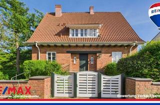 Villa kaufen in 24536 Neumünster, Seltene Chance: Denkmalgeschütztes Architektenhaus mit parkähnlichem Grundstück und unverbaubarem Feldrandblick