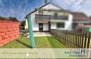 Einfamilienhaus kaufen in 66606 St. Wendel, Charmantes Wohnhaus mit Garagen und kleinem Garten in ruhiger Wohnlage von St. Wendel-Hoof!