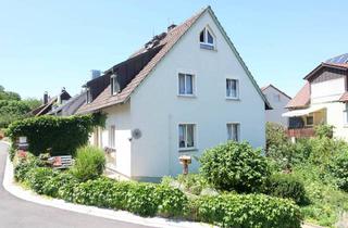 Haus kaufen in 97230 Estenfeld, Estenfeld - Charmantes 2-Familienhaus mit Galerie-Wohnung!
