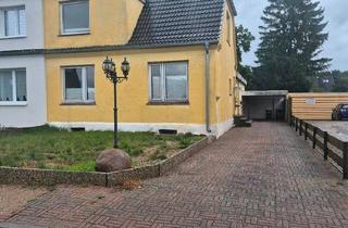 Doppelhaushälfte kaufen in 23611 Bad Schwartau, Bad Schwartau - Doppelhaushälfte,Wohnung u. Garage auf Eigenland in Ostseenähe