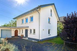 Einfamilienhaus kaufen in 64807 Dieburg, Familienidyll in Toplage von Dieburg. Freistehendes Einfamilienhaus mit großem Garten u. viel Platz