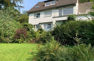 Haus kaufen in 53773 Hennef, Großzügiges Zweifamilienhaus mit parkähnlichem Garten