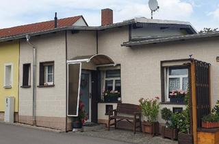 Reihenhaus kaufen in 09661 Hainichen, Reserviert- Kapitalanleger gesucht - schönes Reihenmittelhaus - in ruhiger Lage mit Garten und Carport