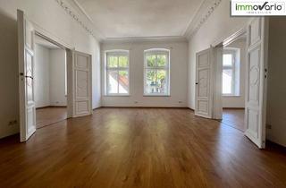 Wohnung mieten in Gartenstraße, 39114 Magdeburg, 7-Zimmer-Altbauwohnung mit großer verglaster Loggia, Fußbodenheizung & Tageslichtbad. Ideal als WG!