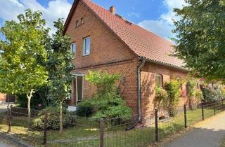 Doppelhaushälfte kaufen in 15345 Prädikow, Prädikow - Modernisiertes Bauernhaus mit zwei Wohnungen auf 1800 m² Grundstück in Prädikow