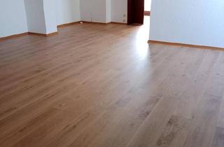 Wohnung kaufen in 96450 Coburg, Coburg - gemütliche Dachgeschosswhg. mit Tiefgaragenstellplatz von privat