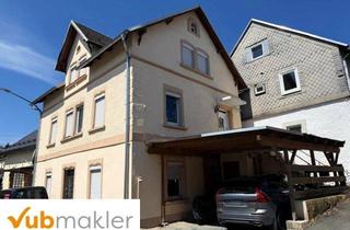 Einfamilienhaus kaufen in 95233 Helmbrechts, Einfamilienhaus mit zwei Eingängen, Terrasse und Entwicklungspotenzial in Enchenreuth