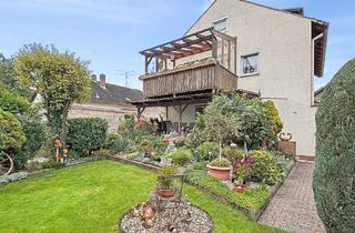 Haus kaufen in 93073 Neutraubling, Schönes Zweifamilienhaus in ruhiger Lage von Neutraubling