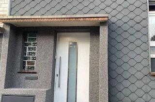 Haus kaufen in Donnerstraße 156, 45357 Essen, Essen - Modernisiertes Reihenmittelhaus mit Balkon und hochwertigen Ausstattungen