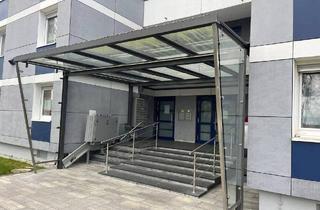 Wohnung kaufen in Berliner Str. 12, 65760 Eschborn, Eschborn - Renovierte 4-Zi-Wohnung mit Süd-Balkon in Eschborn, 2 Stellplätze, 2 Min. zur S-Bahn