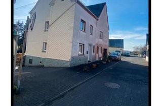 Haus kaufen in 56479 Hellenhahn-Schellenberg, Hellenhahn-Schellenberg - Schönes Haus im Zentrum des Dorfes mit mehreren Möglichkeiten