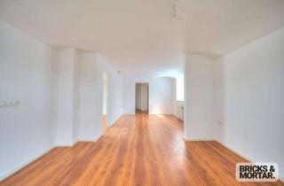 Wohnung kaufen in 89287 Bellenberg, Helle großzügige Dachgeschosswohnung 3 Zimmer renoviert & einzugsbereit in Bellenberg