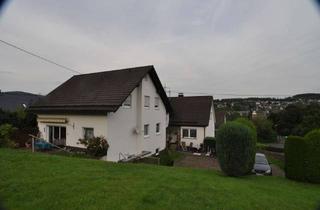 Wohnung kaufen in 57223 Kreuztal, KREUZTAL: EIGENTUMSWOHNUNG, 3 ZKB Balkon DG, Bj. 95 in gepfl. Anlage mit schöner Aufteilung