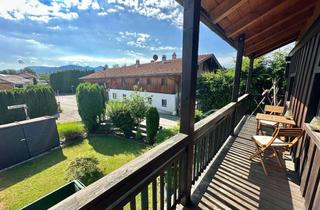 Wohnung kaufen in 83064 Raubling, Charmante und großzügige Maisonette-Wohnung in gemütlichem Bauernhaus