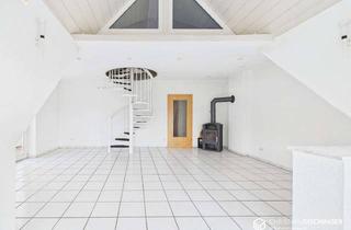 Wohnung kaufen in 93186 Pettendorf, Wohnen mit viel Platz und Charme – Maisonettewohnung in ruhiger Vorstadtlage mit Gartenanteil