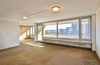 Wohnung kaufen in 71229 Leonberg, Großzügige, lichtdurchflutete Wohnung mit viel Gestaltungspotential