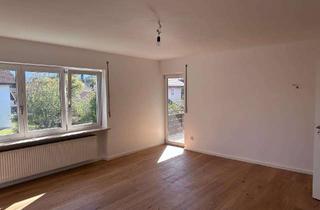 Wohnung kaufen in Hochstraße, 83355 Grabenstätt, Modern renovierte 3,5-Zimmer-Wohnung mit Balkon, Bergblick und Gartenanteil nahe Chiemsee & Autobahn