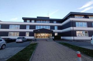 Wohnung kaufen in 59955 Winterberg, Echtes Schnäppchen: Terassenwhg.m.Fernblick direkt a.d. Skipiste m. Schwimmbad, Sauna&TG-Platz