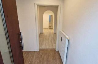 Wohnung kaufen in 82538 Geretsried, Renovierte 1-Zimmer-Wohnung mit Außen-Stellplatz und eigenem Hauseingang!
