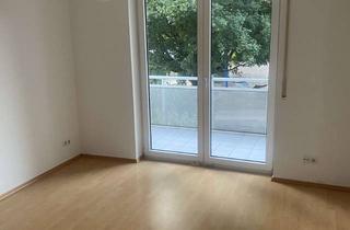 Wohnung kaufen in Hattersheimer Weg, 65760 Eschborn, Modernes Wohnen nahe Feldrand: Gepflegte 2-Zimmer-Wohnung mit Balkon & Klimaanlage